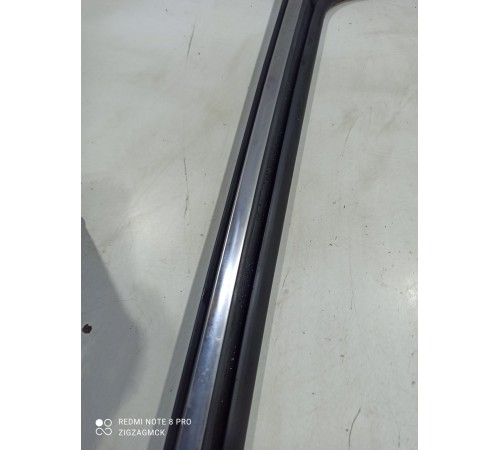 Уплотнитель стекла двери (задний правый)