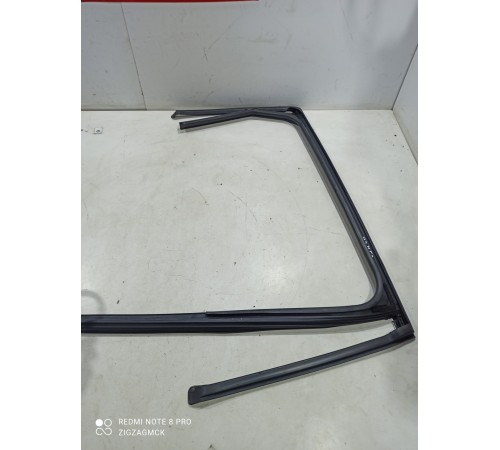 Уплотнитель стекла двери (задний правый)