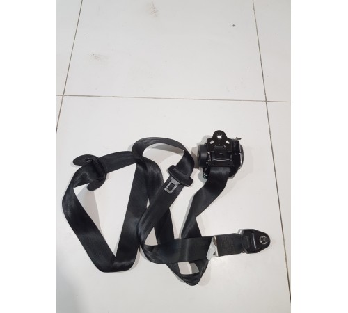 Ремень безопасности второго ряда левый