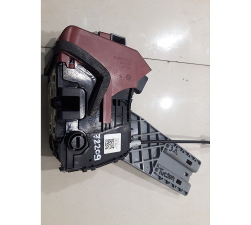 Замок двери (задний, левый)