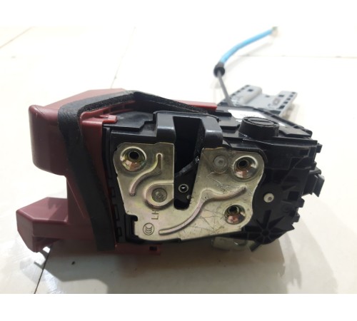 Замок двери (задний, левый)