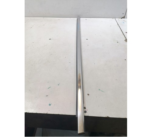 Молдинг двери задний правый