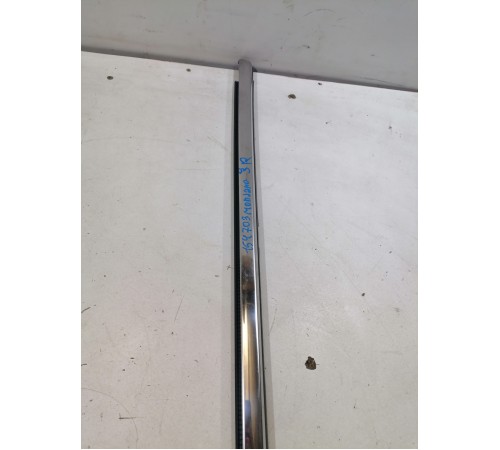 Молдинг двери задний правый