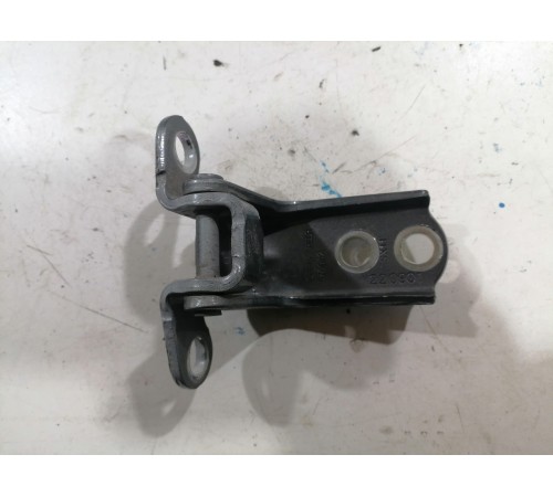 Петля двери задняя правая нижняя