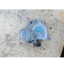 Кронштейн двигателя,с роликом 