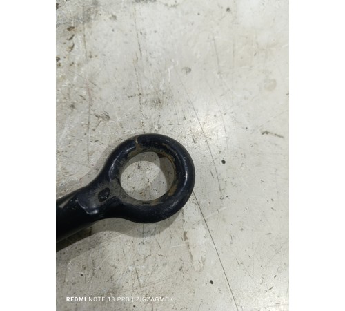 Крюк буксировочный