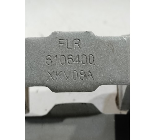 Петля двери(передняя правая нижняя)