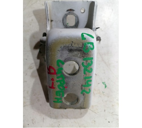 Петля двери передней левой верхняя