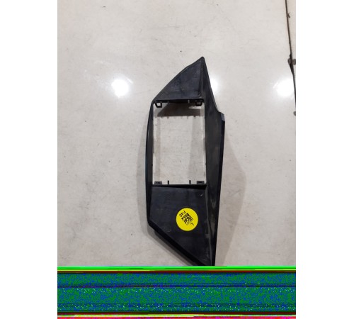 Кронштейн(крепление) датчика слепых зон левый