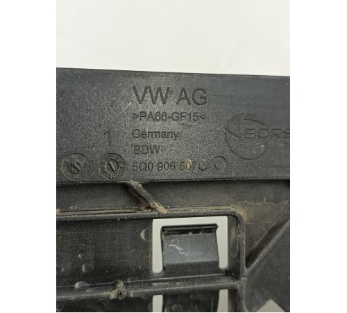 Кронштейн блока управления двигателем