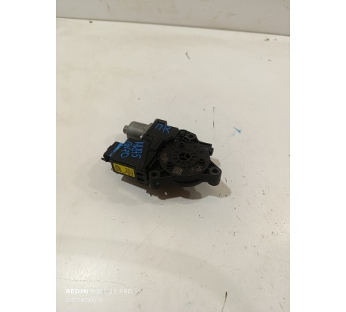 Моторчик стеклоподъемника передний правый