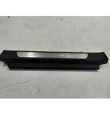Накладка порога (передняя правая)