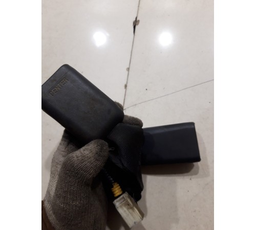 Ответная часть ремня безопасности (задняя, левая)