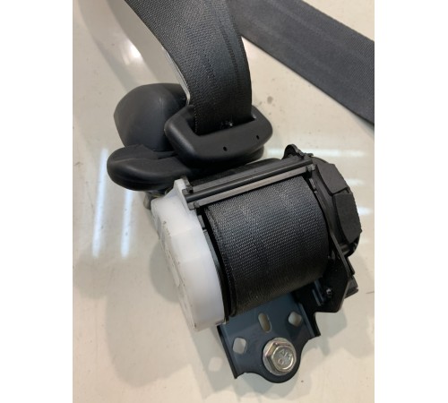 Ремень безопасности (задний, левый)