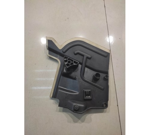 Водосток двери(передний левый)