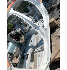 Порог с центральной стойкой левый