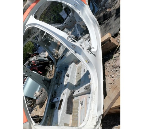 Порог с центральной стойкой левый