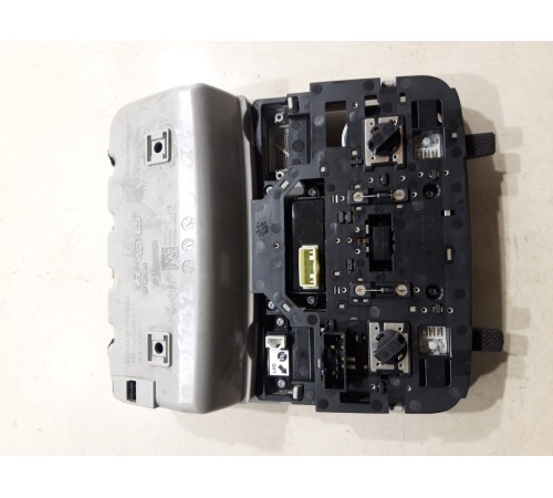 Плафон внутреннего освещения салона(передний)