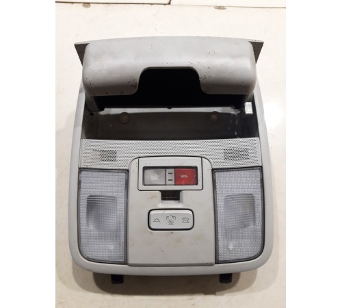 Плафон внутреннего освещения салона(передний)