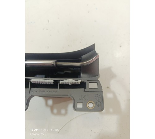 Дефлектор воздушный левый