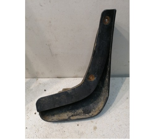 Брызговик задний левый