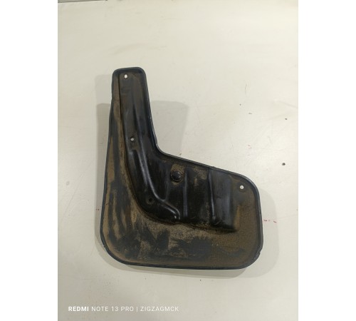 Брызговик передний правый