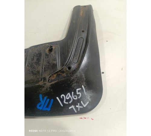 Брызговик передний правый