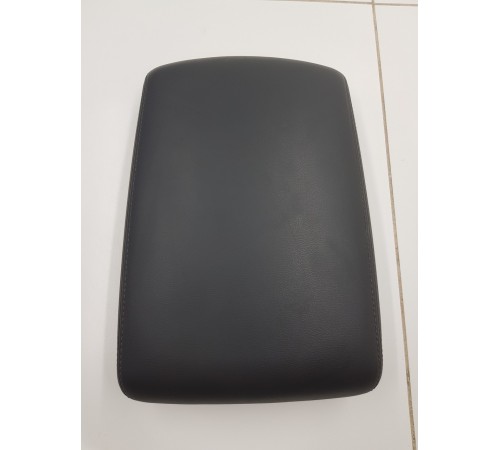 Подголовник центральной консоли