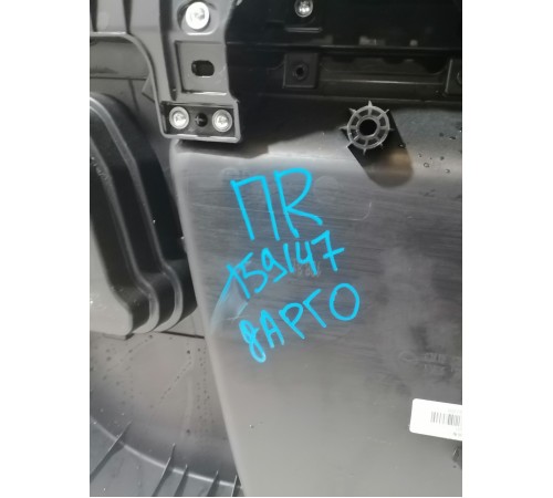 Обшивка двери передней правой