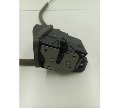 Замок двери задней левой в сборе