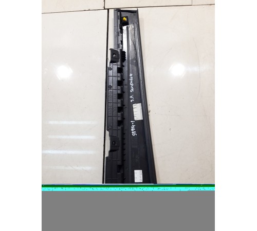 Накладка двери (задняя, левая, наружняя)