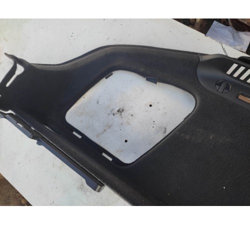 Обшивка багажника(левая)