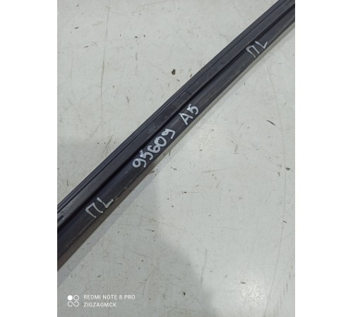 Молдинг лобового стекла(левый)