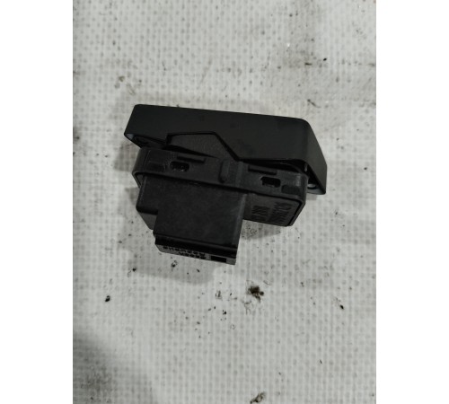 Кнопка центрального замка (передняя правая)