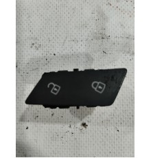 Кнопка центрального замка (передняя правая)