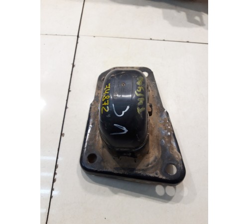 Кронштейн продольного рычага (задний левый)