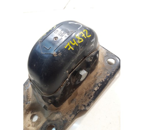 Кронштейн продольного рычага (задний левый)