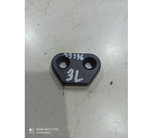 Отбойник крышки багажника левый