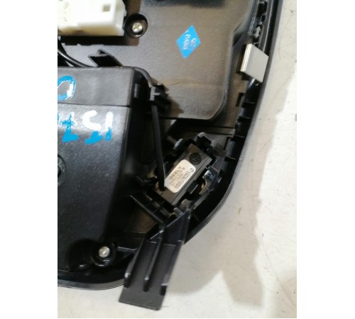 Плафон освещения салона передний