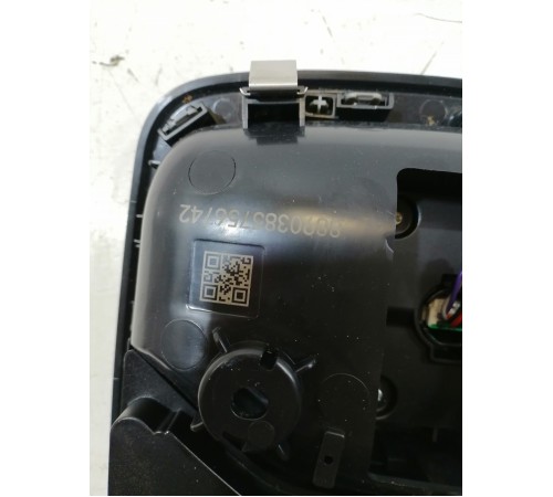 Плафон освещения салона передний