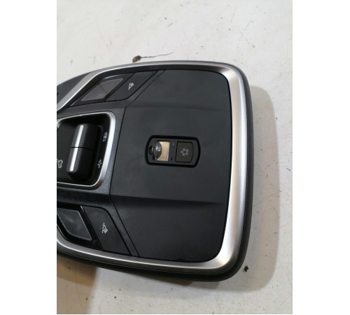 Плафон освещения салона передний