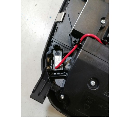 Плафон освещения салона передний