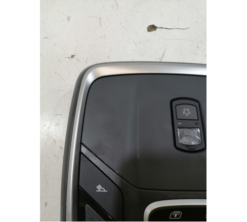 Плафон освещения салона передний