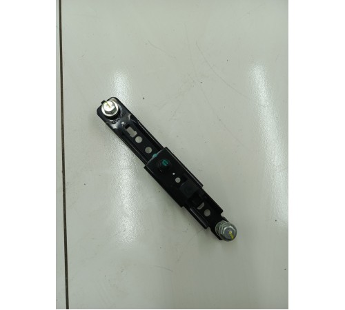 Ограничитель ремня безопасности по высоте