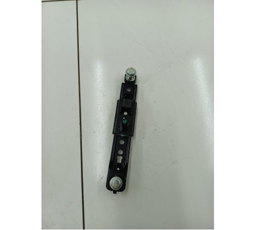 Ограничитель ремня безопасности по высоте