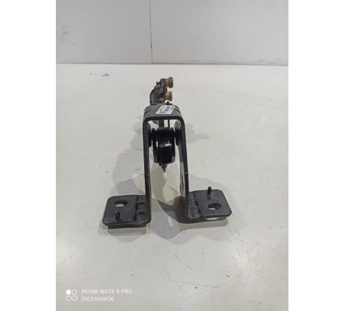 Ролик сдвижной двери задний левый