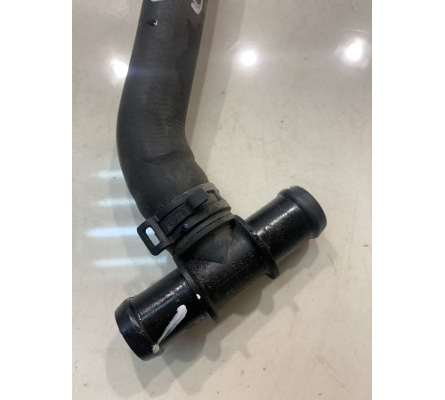 Патрубок системы охлаждения