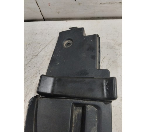 Пыльник крыла передний левый