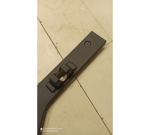 Обшивка багажника правая