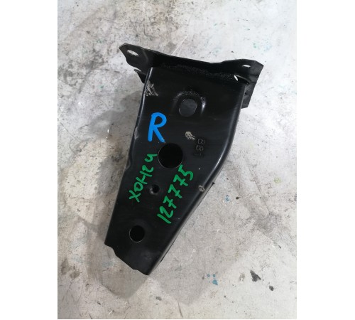 Кронштейн усилителя бампера передний правый